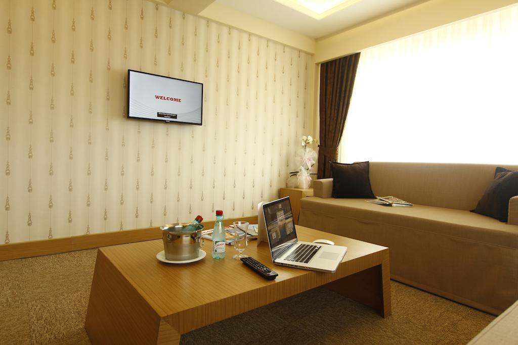 Soylu Hotel โบลู ภายนอก รูปภาพ