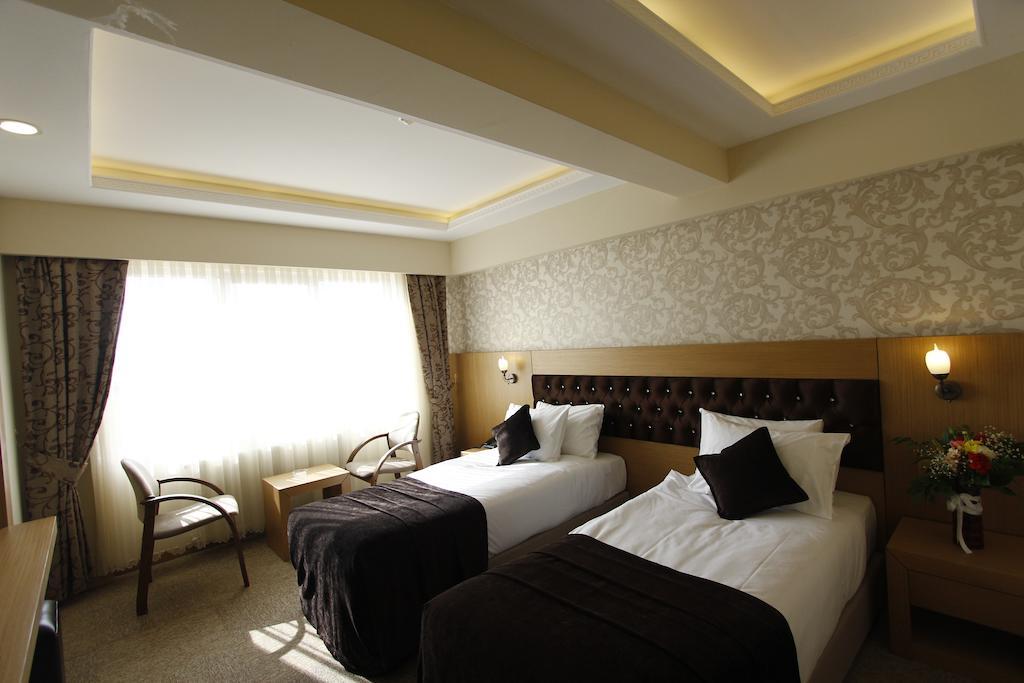 Soylu Hotel โบลู ภายนอก รูปภาพ