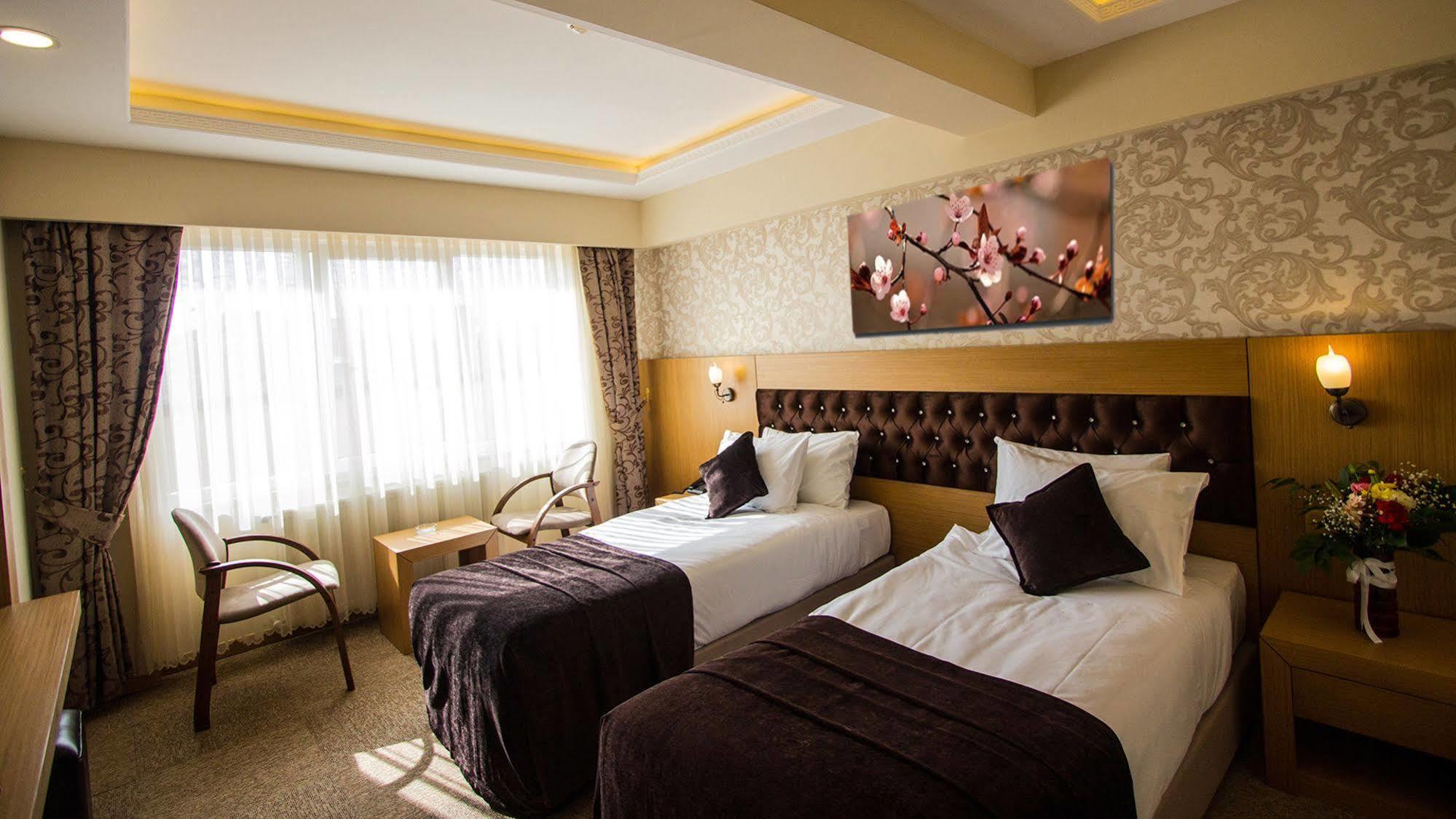 Soylu Hotel โบลู ภายนอก รูปภาพ